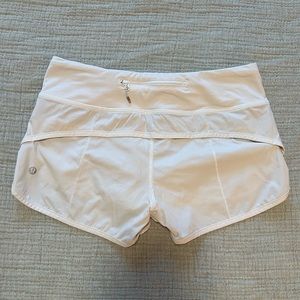 Lululemon Low Rose Lined Short 2.5”